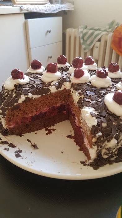 schwarzwaelder_kirschtorte.jpg