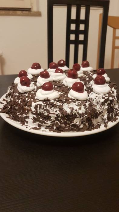schwarzwaelder_kirschtorte_2_.jpg